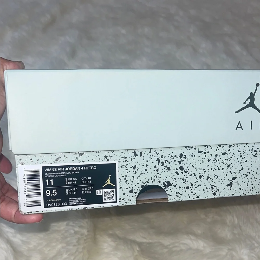Air Jordan 4 Retro